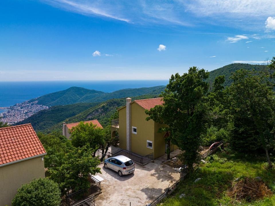 Monte Hill Villa *