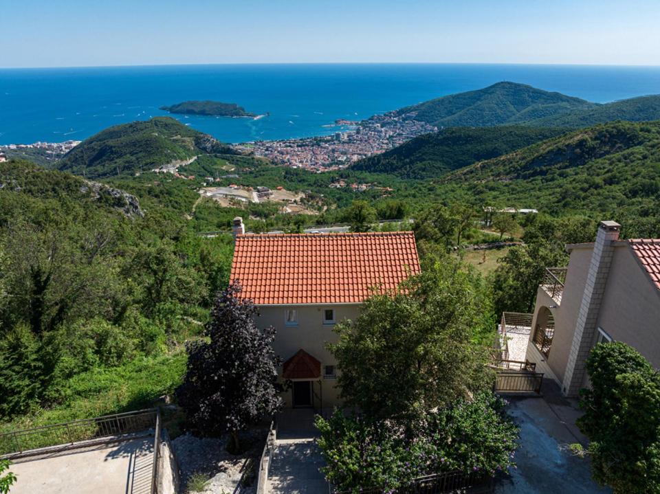 Monte Hill Villa